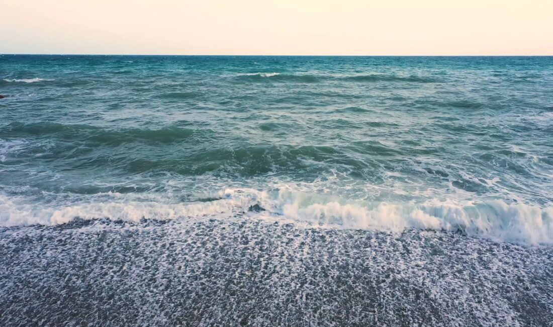 Rüyada denize girmekle ilgili temel anlamlar, duygusal yansımalar ve kişisel