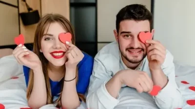 Rüyada eski sevgiliyle konuşmanın anlamlarını, psikolojik etkilerini ve duygusal gelişiminizi