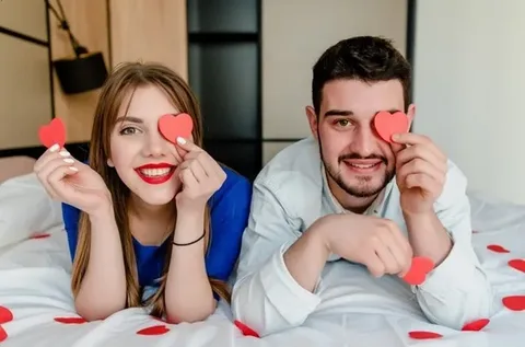 Rüyada eski sevgiliyle konuşmanın anlamlarını, psikolojik etkilerini ve duygusal gelişiminizi