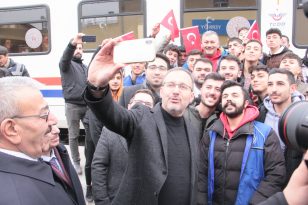 Gençlik ve Spor Bakanı Kasapoğlu, Yerköy’de mola verdi