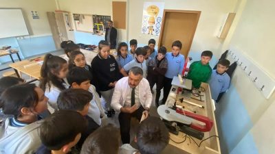 Çiçekdağı, Şehit Öğretmen Bayram Tekin Ortaokulu’nda öğrencilerin el becerilerini geliştirmek