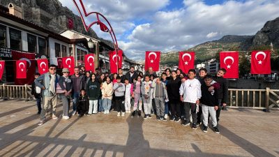 Yerköy Nurdoğdu Ortaokulu öğrencileri, öğretmenleri eşliğinde “Şehzadeler Şehri” olarak bilinen