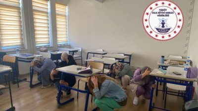 Yerköy Halk Eğitimi Merkezi, kursiyerlerine yönelik deprem eğitimi düzenledi ve