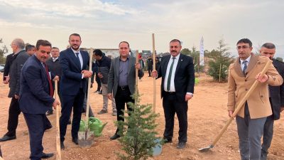 Çiçekdağı Belediye Başkanı Hasan Hakanoğlu, Kırşehir Valisi Murat Sefa Demiryürek’in