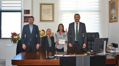 Çiçekdağı ilçesinde, Dilimizin Zenginlikleri Projesi kapsamında düzenlenen sözlük tasarım yarışmasında