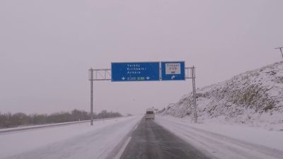 Yerköy Kaymakamlığı, ilçede etkili olan kar yağışı ve olası buzlanmalara