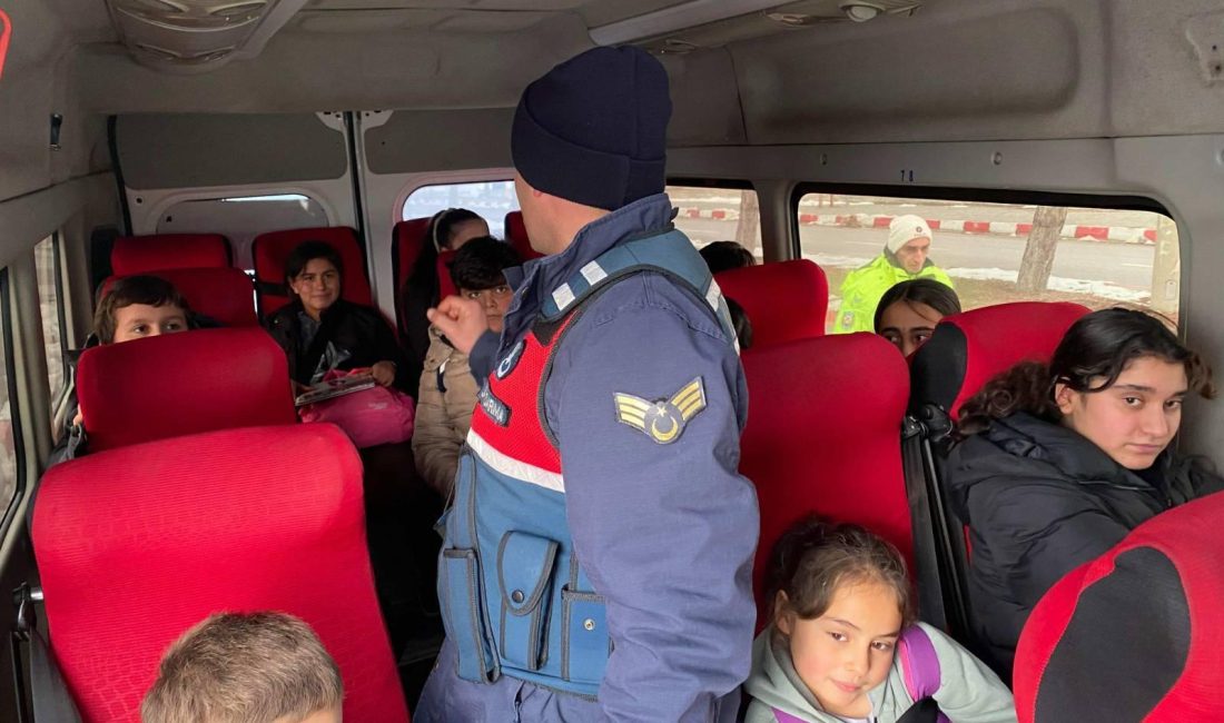 Yozgat’ın Saraykent ilçesinde, öğrenci servis araçlarının güvenliğini sağlamak amacıyla Trafik