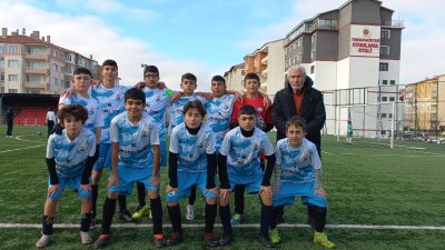 U14 ligine şampiyonluk parolasıyla başlayan Yerköy Volkan Spor futbol takımı