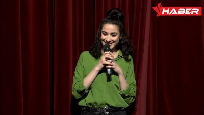 Ezgi Özyürekoğlu, Türk tiyatro ve televizyon dünyasında sergilediği başarılı performanslarla