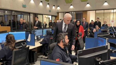 İstanbul Valisi Davut Gül, yılbaşı tedbirleri kapsamında 112 Acil Çağrı