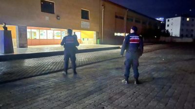 Yerköy İlçe Jandarma Komutanlığı ekipleri, sorumluluk sahasındaki ilk ve ortaokullarda