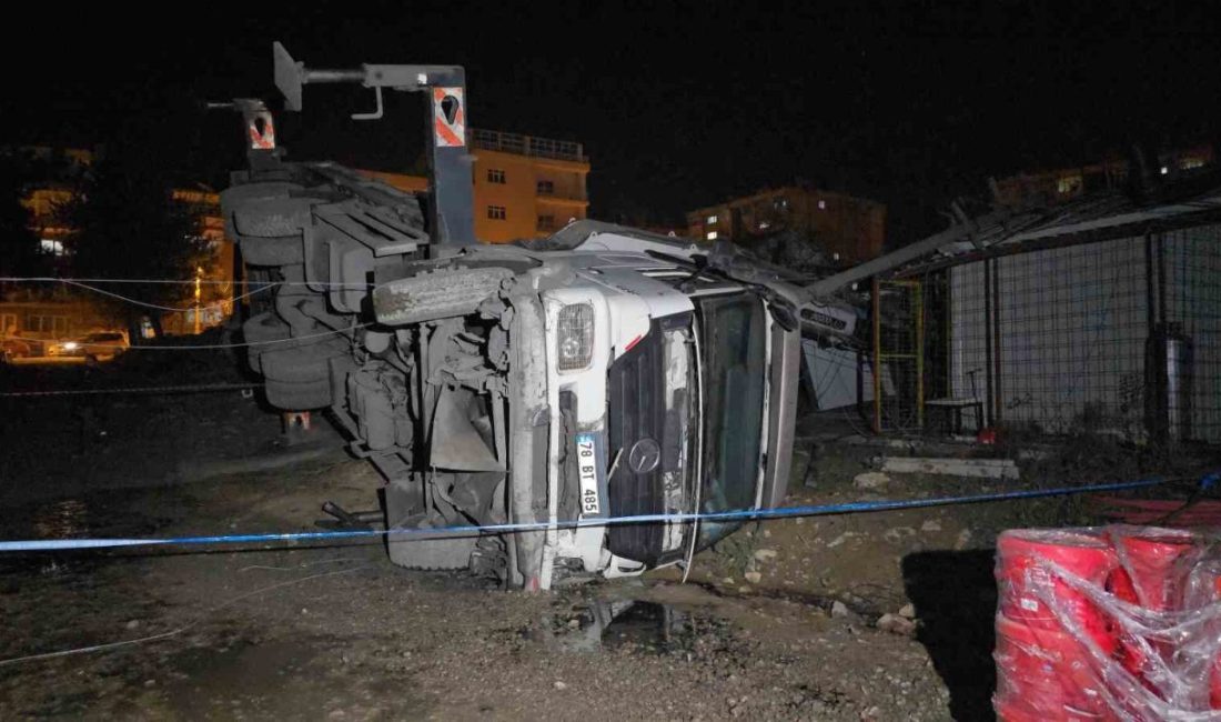 Karabük’te devrilen vincin operatörü yaralandı Karabük’te vincin devrilmesi sonucu