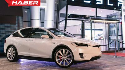 Tesla, elektrikli araç piyasasının öncüsü olarak, inovatif teknolojileri ve şık