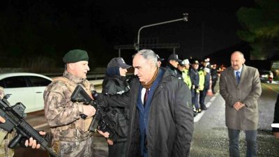Manisa Valisi Vahdettin Özkan, yılbaşı güvenlik tedbirleri kapsamında gerçekleştirilen denetimlere