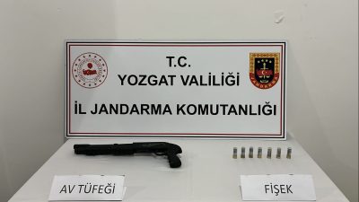 Yozgat İl Jandarma Komutanlığı ekipleri, yasa dışı silah taşıyan bir