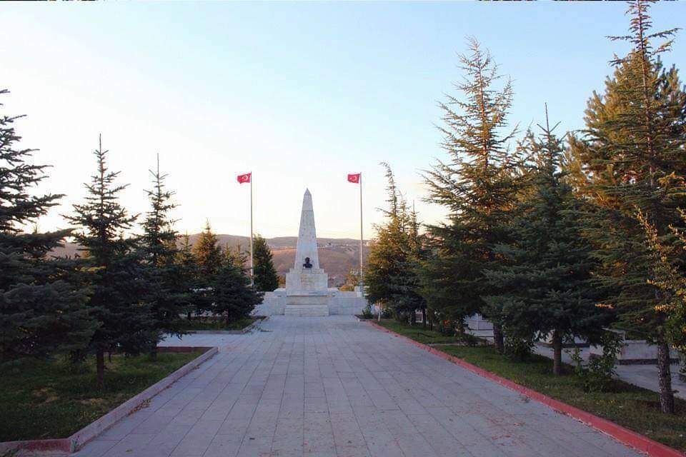 Yozgat Belediye Başkanı Kazım Arslan, yaptığı açıklamada şehitlerin manevi hatıralarına