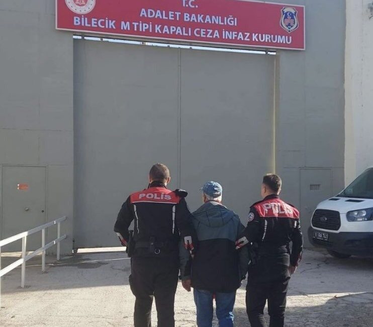 3 yıl 1 ay 15 gün hapis cezasıyla aranan şüpheli Bilecik’te yakalandı Bilecik'te vergi suçundan aranan