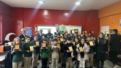Düzce'nin Kaynaşlı ilçesinde öğrenciler, verdiği sözü tutarak ailelerine sigara bıraktırdı.