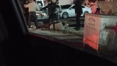 Kocaeli’nin Kartepe ilçesinde bir vatandaş, 4 kişinin yumruklu tekmeli saldırısına