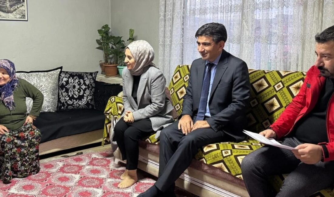 Yerköy Kaymakamı Muharrem Coşgun, eşi Şerife Coşgun ve Sosyal Yardımlaşma