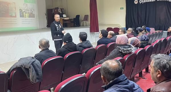 Kırşehir Valiliği koordinesinde, Kırşehir Emniyet Müdürlüğü tarafından Çiçekdağı’nda velilere yönelik