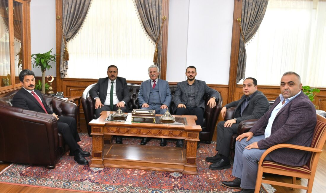 Çiçekdağı Belediye Başkanı Hasan Hakanoğlu, Köseli Belediye Başkanı Mustafa Duran,