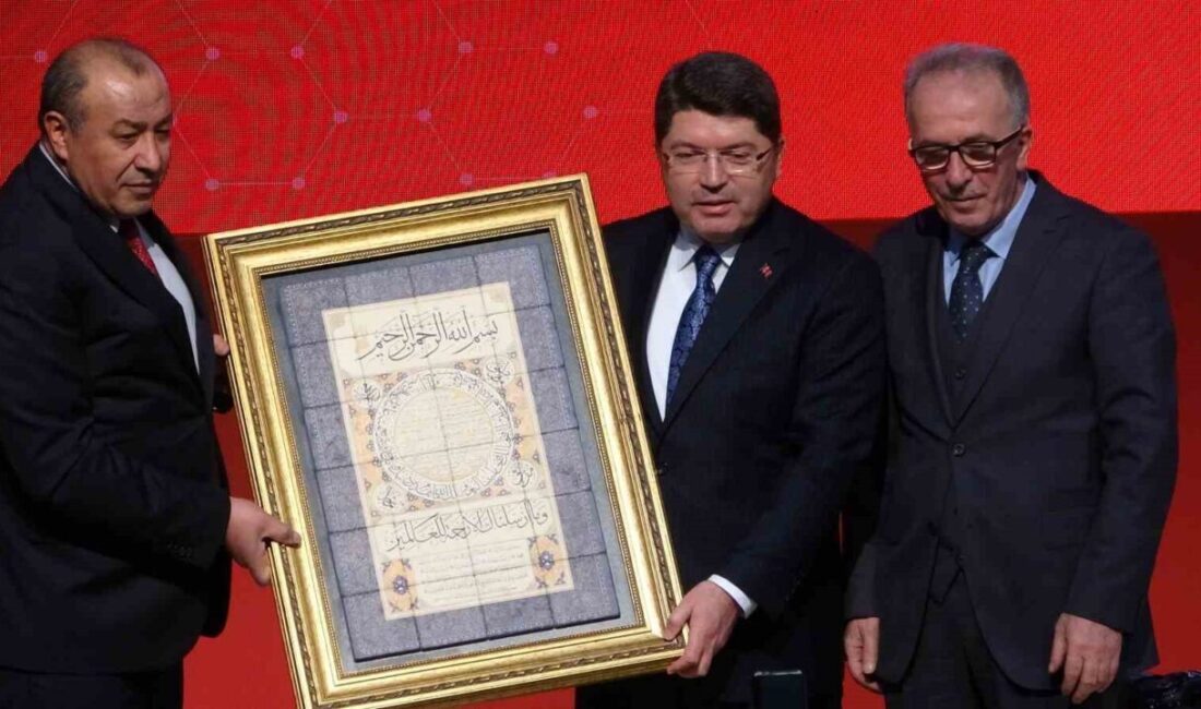 Adalet Bakanı Yılmaz Tunç, yapay zekanın insan haklarına zarar verebileceğine