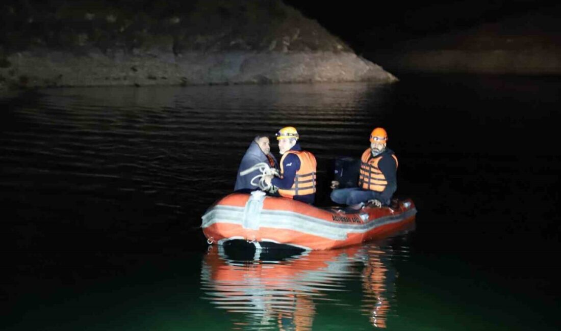 Adıyaman’da baraja açılan balıkçı teknesi alabora olduktan sonra battı. Tekne