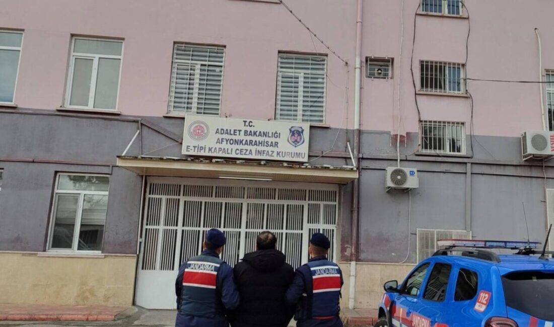 Afyon’da 5 yıl hapis cezası ile aranan şahıs yakalandı Afyonkarahisar'da Jandarma ekipleri, aranan