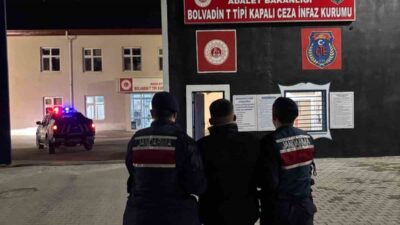 Afyonkarahisar'da kasten adam yaralama suçundan aranan M.M., jandarma ekipleri tarafından
