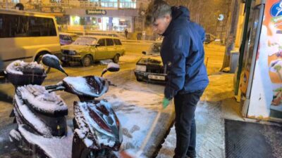 Afyonkarahisar'da meteorolojinin uyarısının ardından başlayan kar yağışı, özellikle yüksek kesimlerde