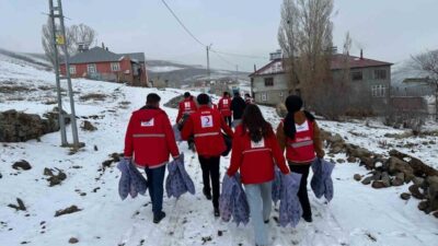 Türk Kızılay Genel Merkezi'nin performans değerlendirmesinde Kızılay Ağrı Şubesi, tüm