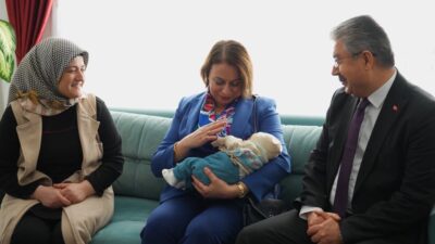 Cumhurbaşkanı Erdoğan'ın ilan ettiği "Aile Yılı" kapsamında doğum yardımı alan