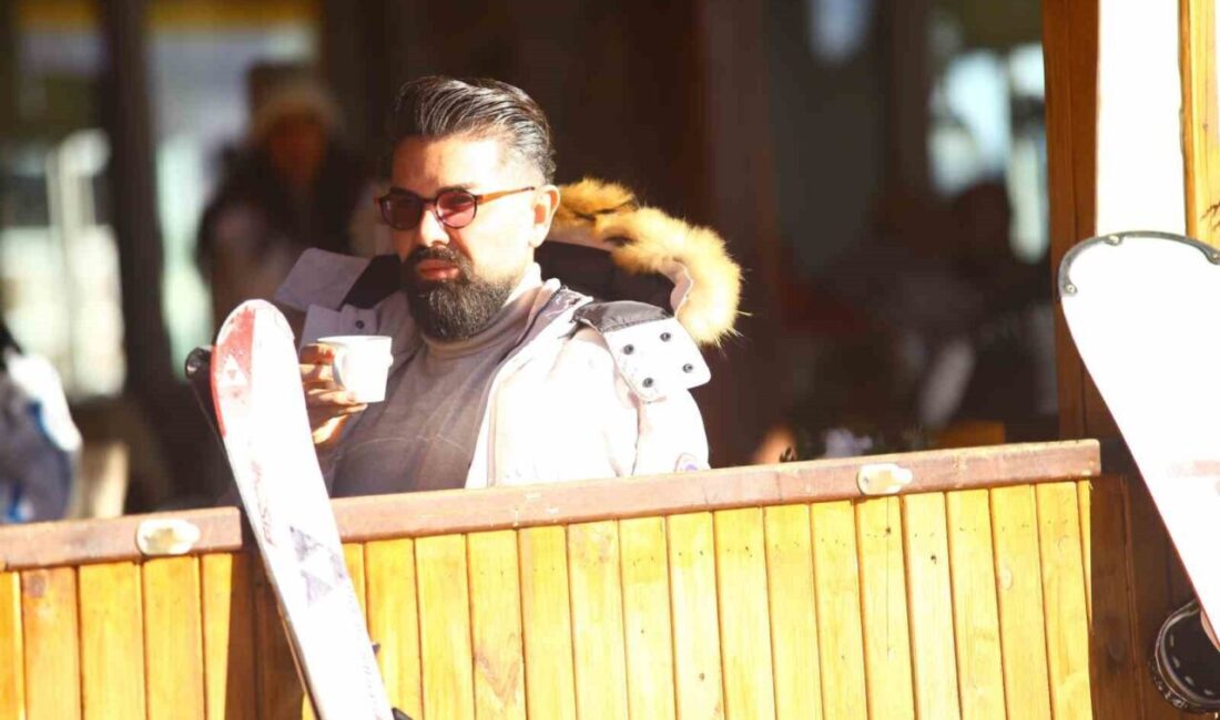 Bursa'da tabuttan çıkarak konser veren Mehmet Çevik, ailesiyle Uludağ'da tatil
