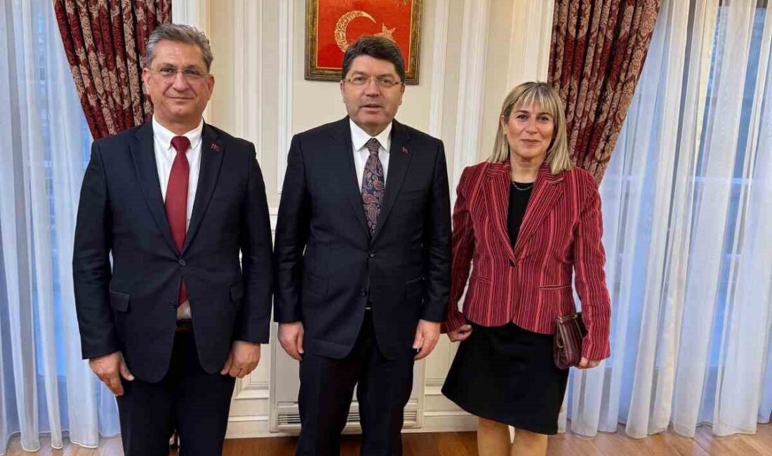 AK Parti Muğla İl Başkanı Laçin, Adalet Bakanı Tunç’u ziyaret etti Cumhurbaşkanı Erdoğan'ın da katılımıyla