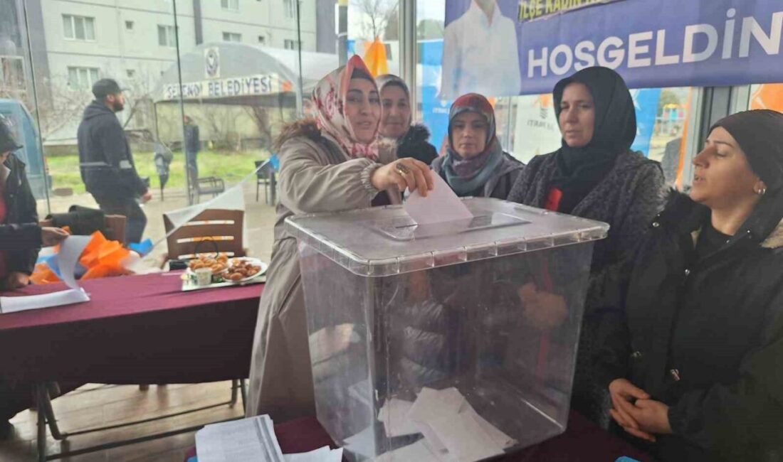 AK Parti Selendi İlçe Kadın Kolları 7’nci olağan kongresinde Feyza