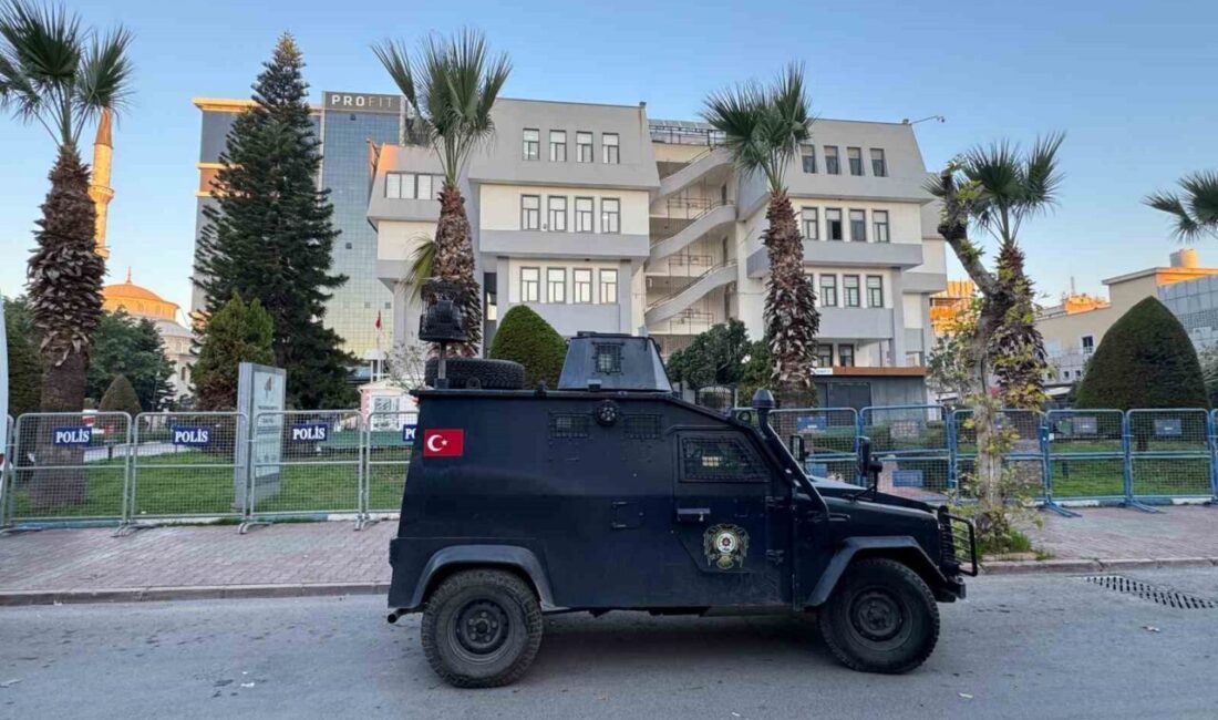 Akdeniz Belediyesinde kayyum göreve başladı Mersin'de PKK soruşturması kapsamında