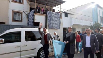 Akdeniz Belediyesi'nin temizlik kampanyası, hoş bir etkinliğe dönüştü. Hoşyar Sarıyıldız