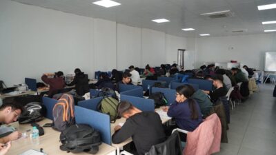 Adıyaman Belediyesi Eğitim ve Kültür Merkezi'ndeki etüt salonları, sömestr tatilini