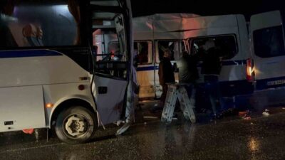 Manisa'nın Akhisar ilçesindeki bir kavşakta meydana gelen ve 27 kişinin