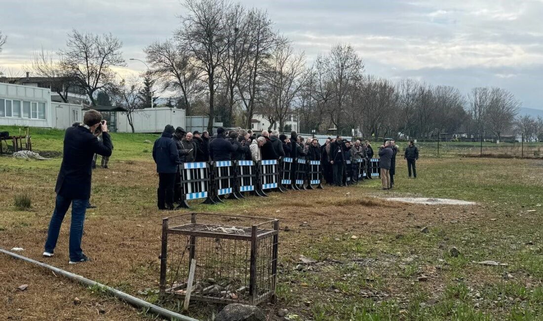 İznik'e gelen 2 kardinal ve 102 papaz, tarihi bazilika ve