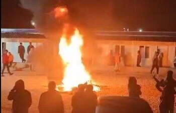 Mersin'deki Akkuyu Nükleer Güç Santrali'nde çalışan işçiler kamp şartlarını protesto