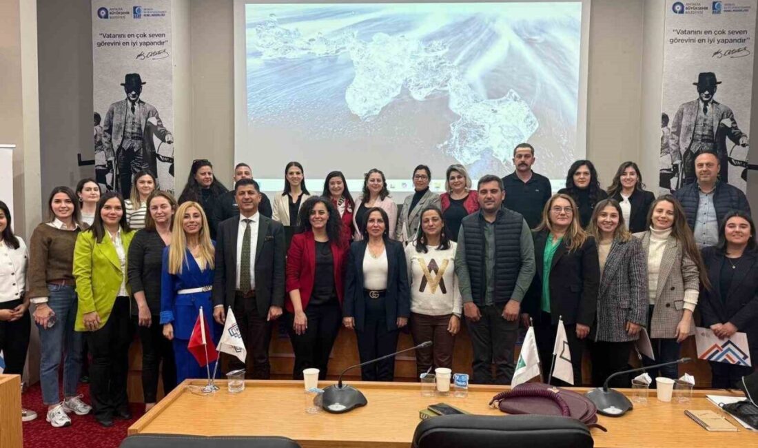 Alanya Belediyesi ekipleri, İklim Değişikliği-Kurakçıl Peyzaj eğitimlerine katıldı. Eğitimde su