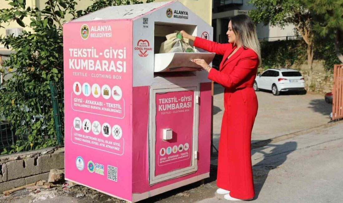 Alanya’da tekstil atıkları giysi kumbarasıyla geri dönüştürülüyor Alanya Belediyesi'nin 4 ayda