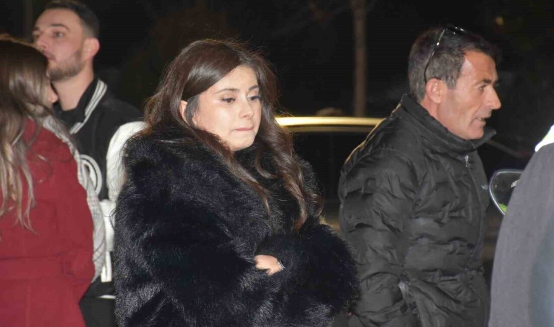 Alkollü araç kullanıp kazaya karışan kadın herkese tepki gösterdi İzmir’in Konak ilçesinde yeni