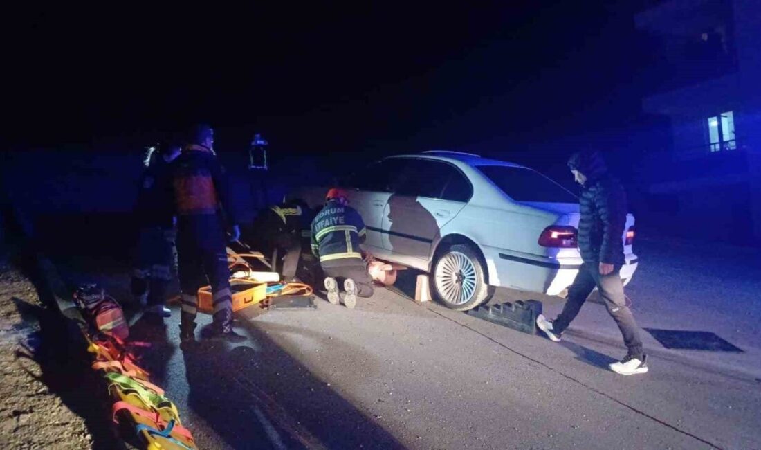 Çorum'da meydana gelen kazada, otomobilin çarptığı Mert Ali Y. aracın