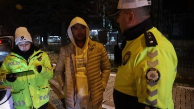Konya’da denetim yapan polis, uygulama sırasında aynası, tamponu ve camı