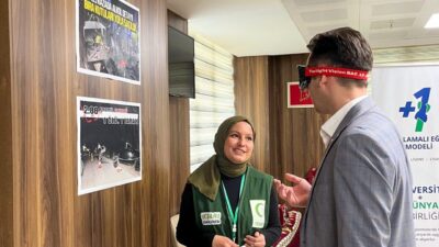 SUBÜ'nün düzenlediği Alkol Bağımlılığı Farkındalığı Yarışması'nda öğrenciler sanal gerçeklik gözlüğü