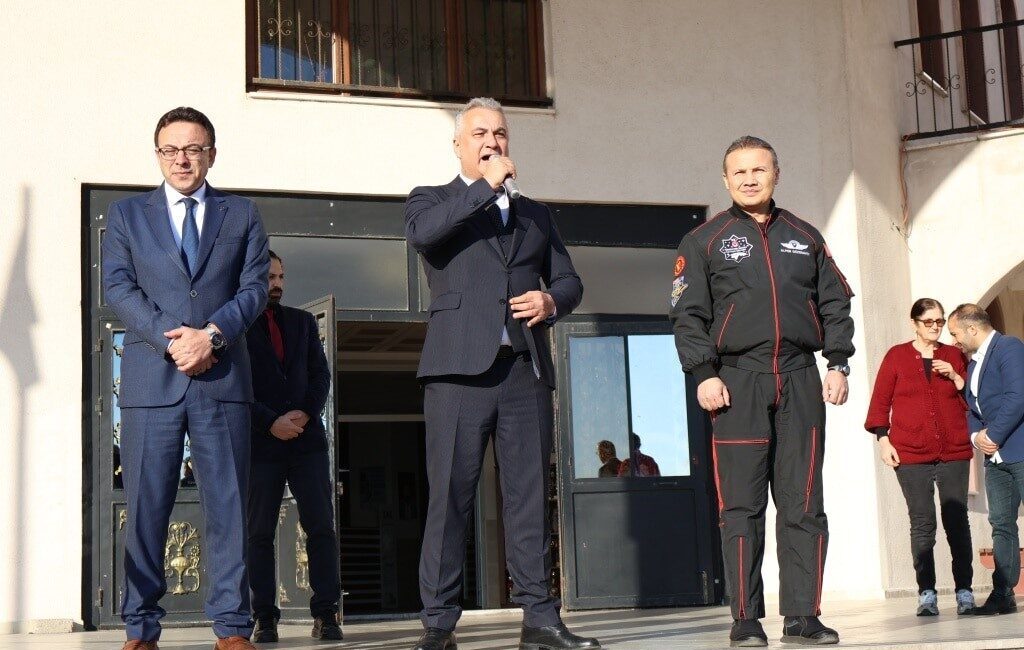 Astronot Alper Gezeravcı, Bandırma Şehit Mehmet Günenç Lisesi Füze Kulübü