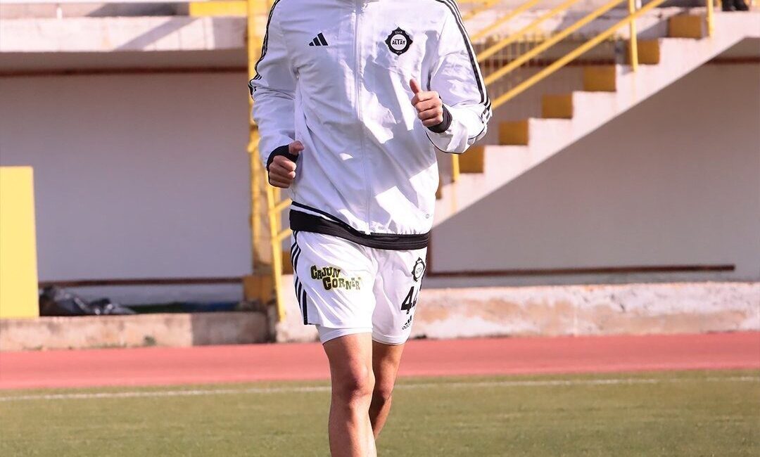 Altay’da Kuban Altunbudak sakatlandı Altay'ın genç oyuncusu Kuban